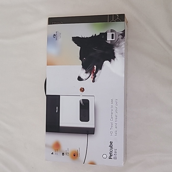 Petcube Bites HD Treat Camera - Picture 2 of 10